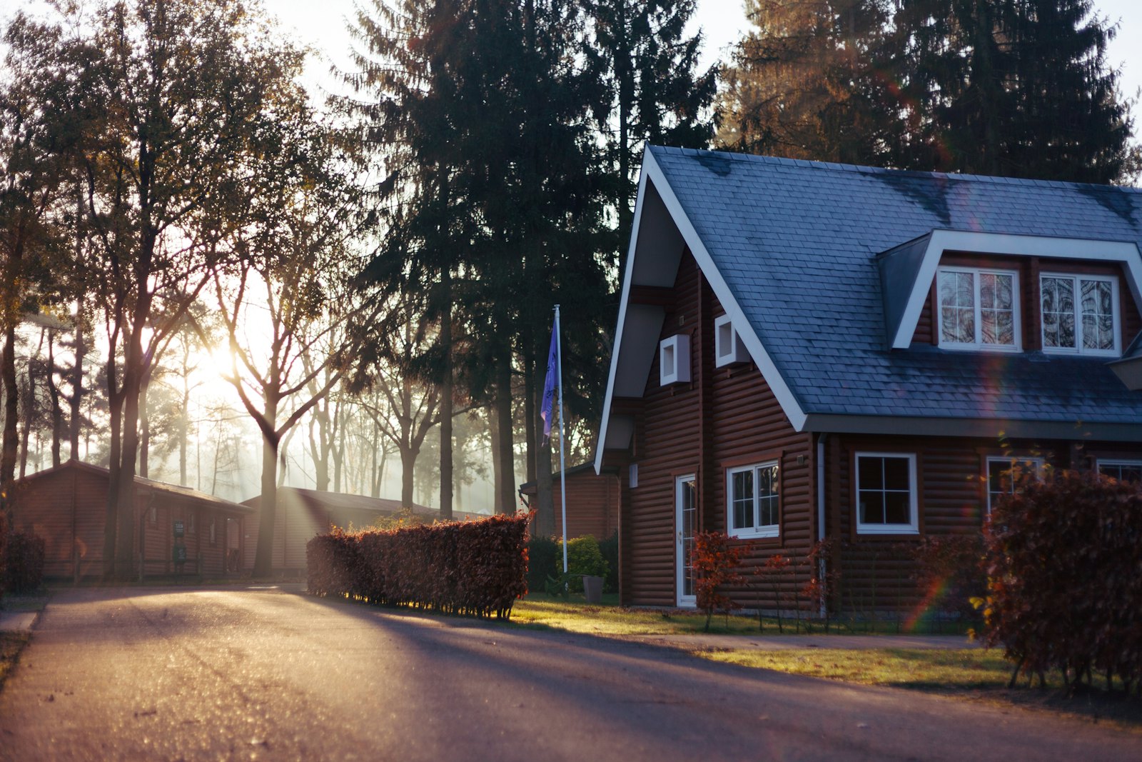 Vrijstaande woning met een hellend dak geschikt voor zonnepanelen